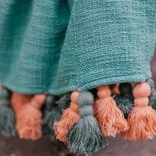 Load image into Gallery viewer, Sol Throw Blankets by Like A Lion™

